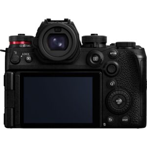 Alternative view of Panasonic LUMIX S1R II + 24-105mm f/4.0 Macro OIS L-Mount